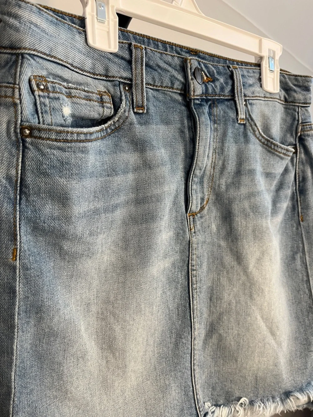 Joe’s Jeans Collector’s Edition Lightwash Denim High Low Raw Hem skirt W27 Small